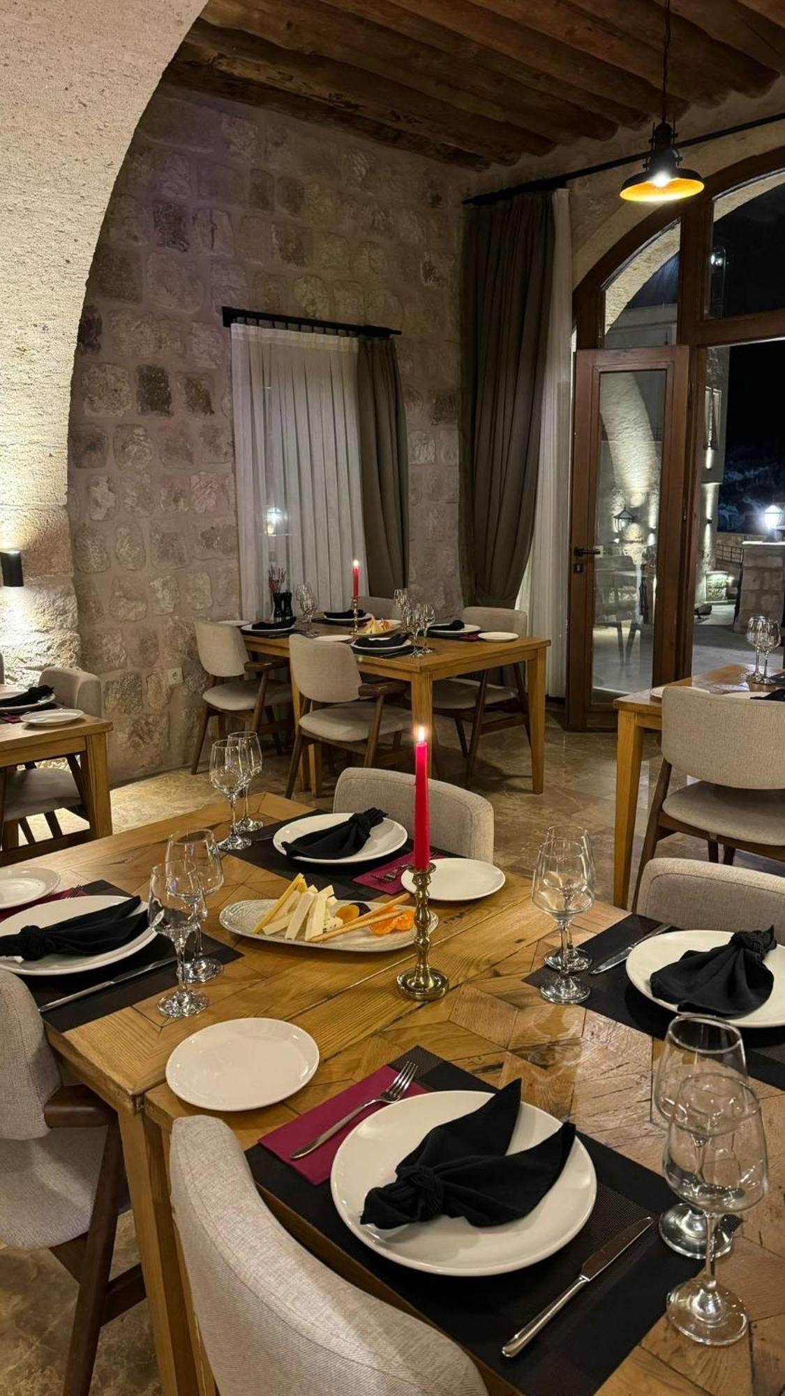 Solem Cave Suites أوروغوبْ المظهر الخارجي الصورة