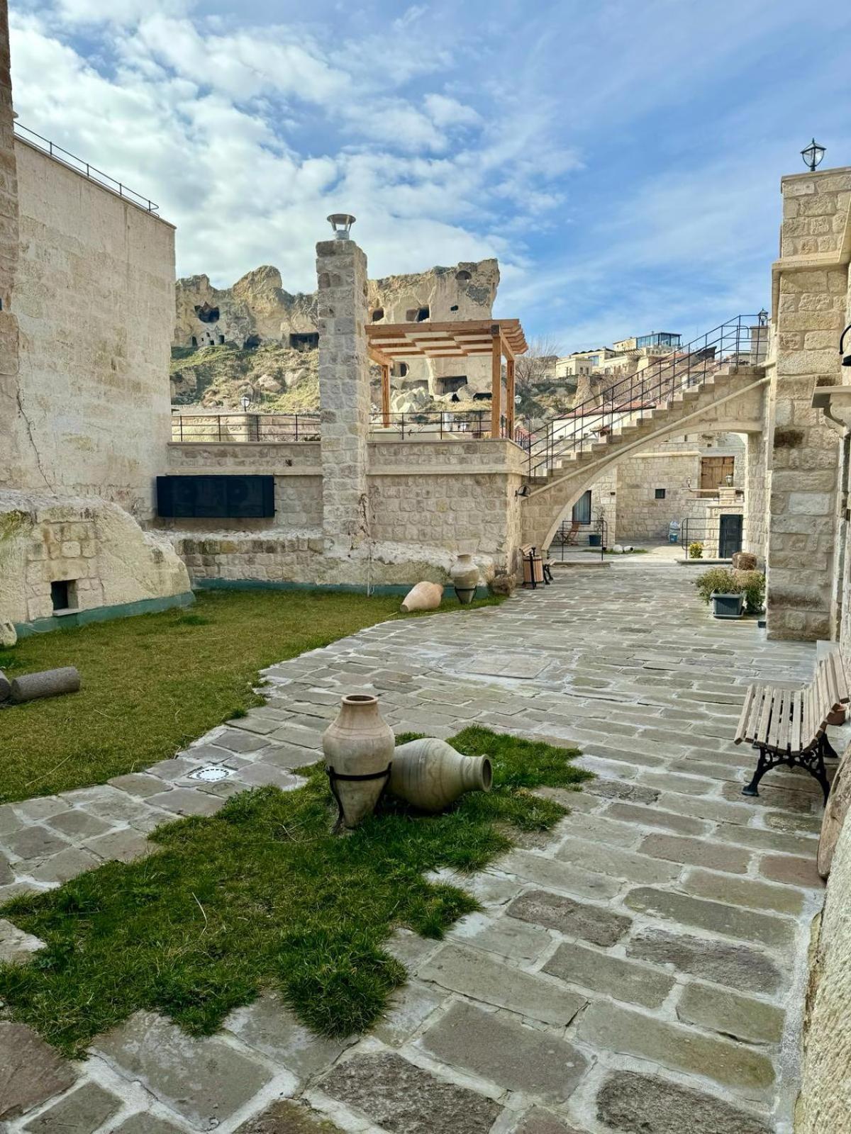 Solem Cave Suites أوروغوبْ المظهر الخارجي الصورة