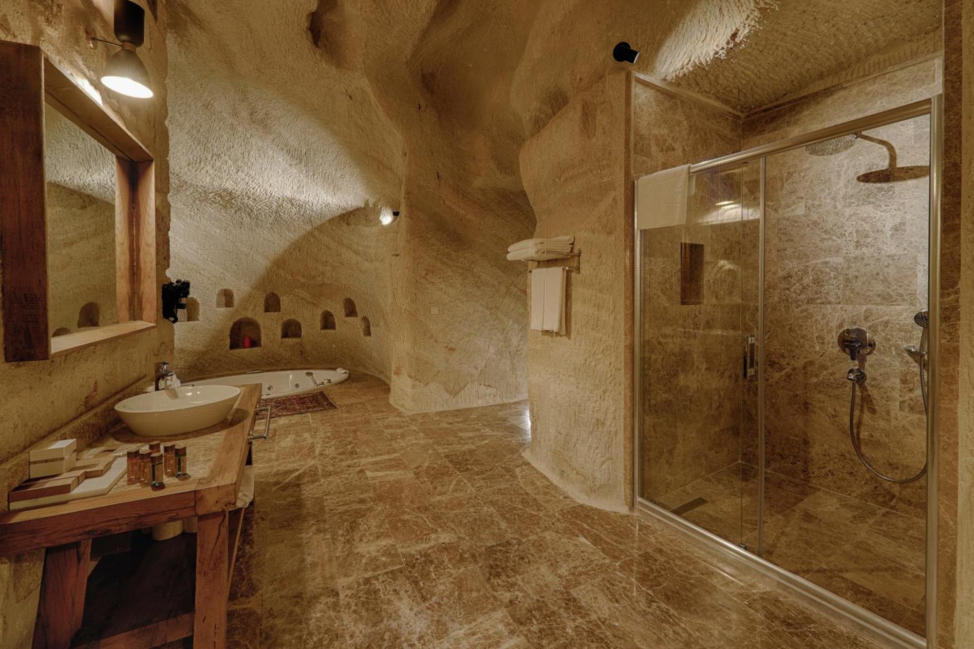 Solem Cave Suites أوروغوبْ المظهر الخارجي الصورة