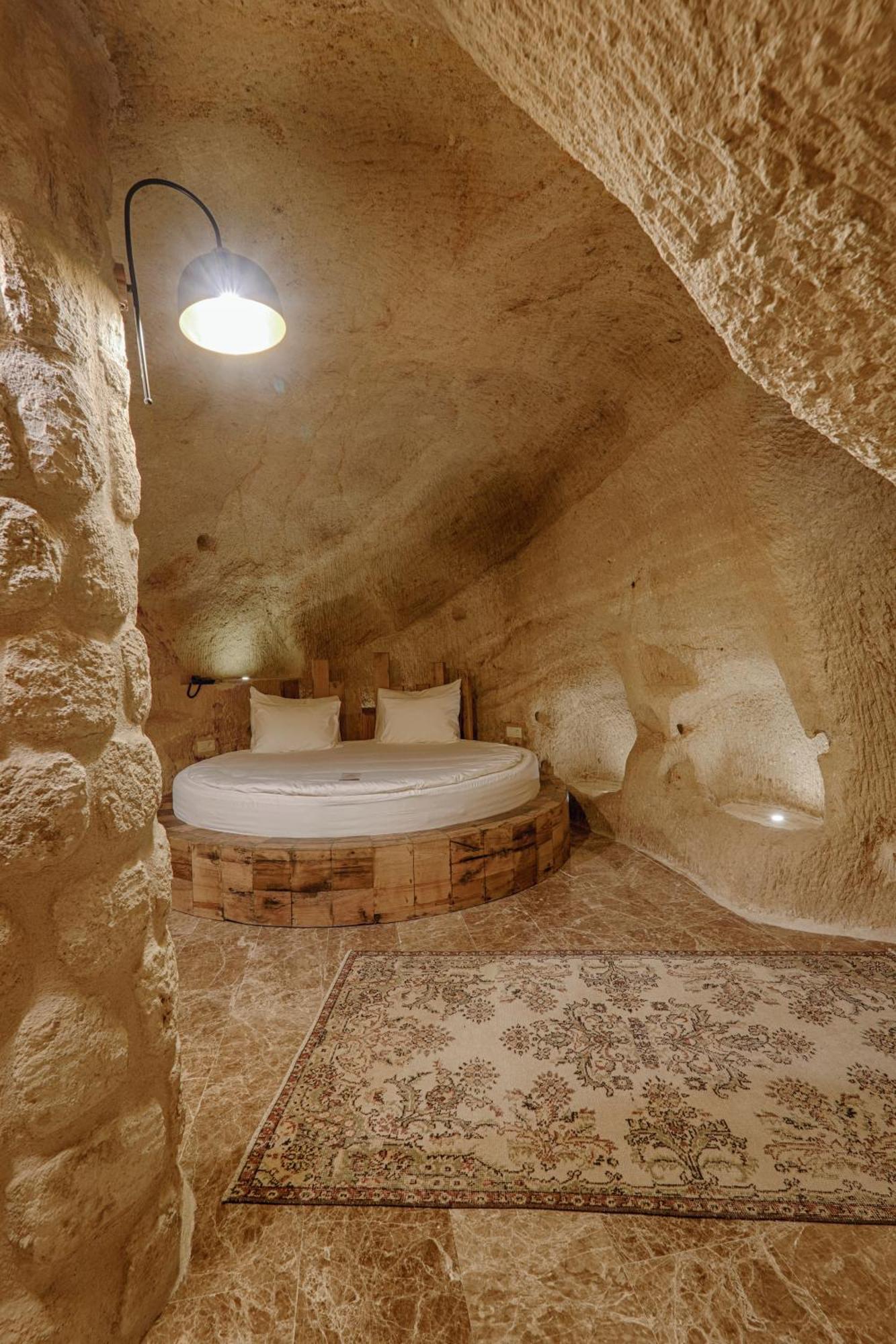 Solem Cave Suites أوروغوبْ المظهر الخارجي الصورة