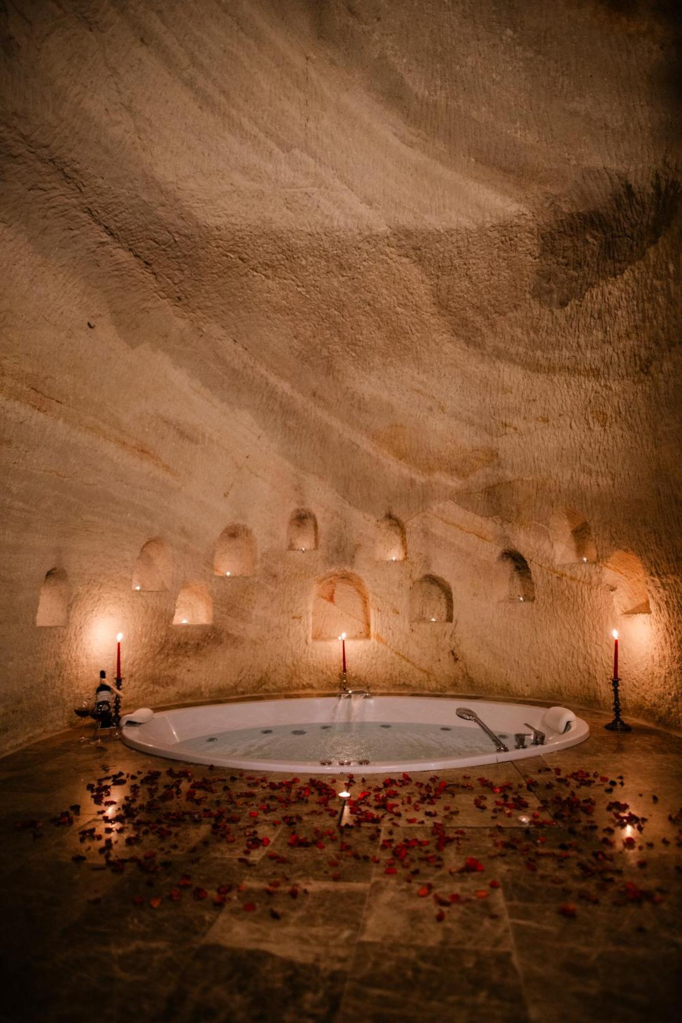 Solem Cave Suites أوروغوبْ المظهر الخارجي الصورة